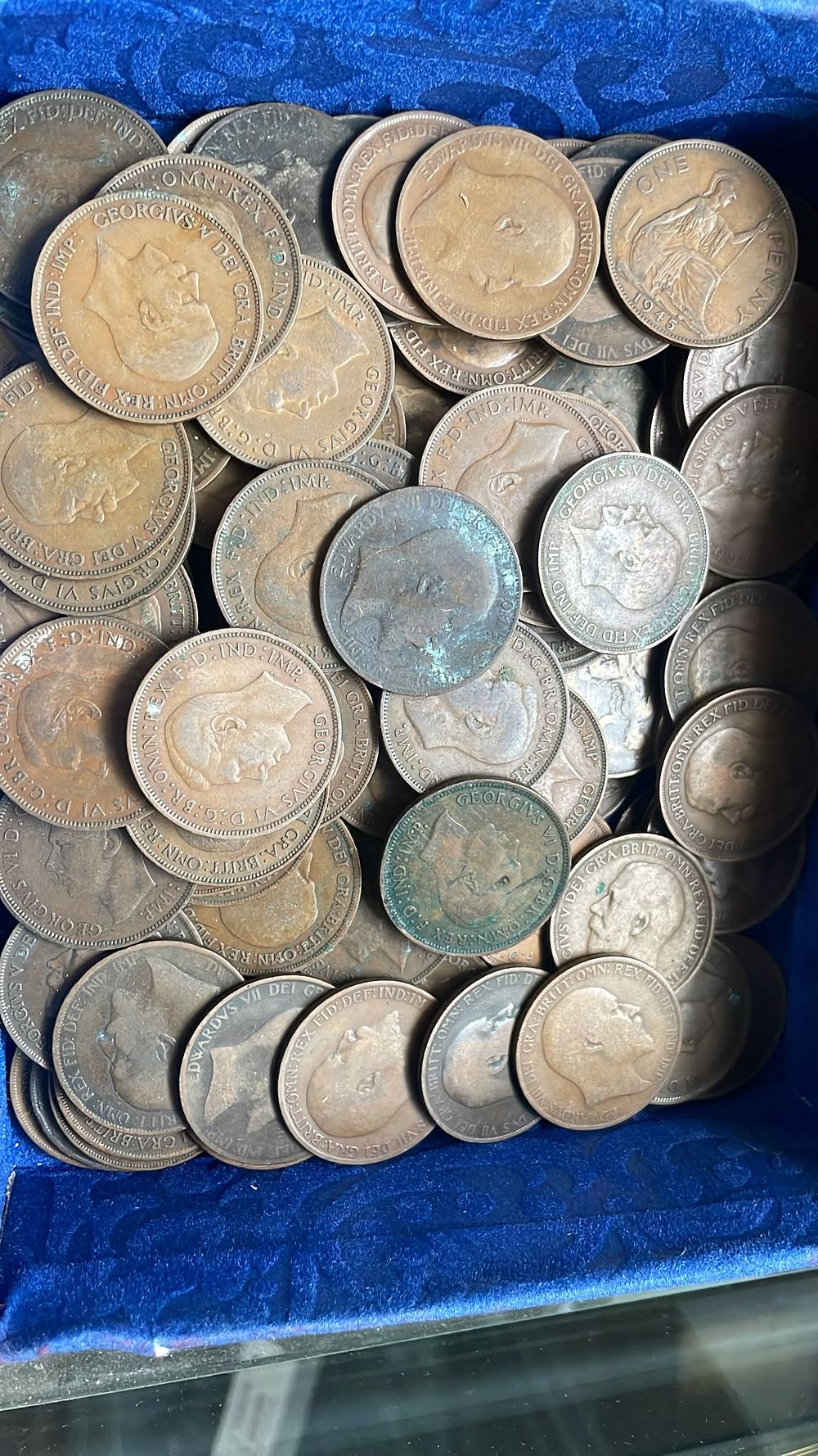 Lot 637 – A Collection of UK Bronze Pennies, Edward VII to George VI