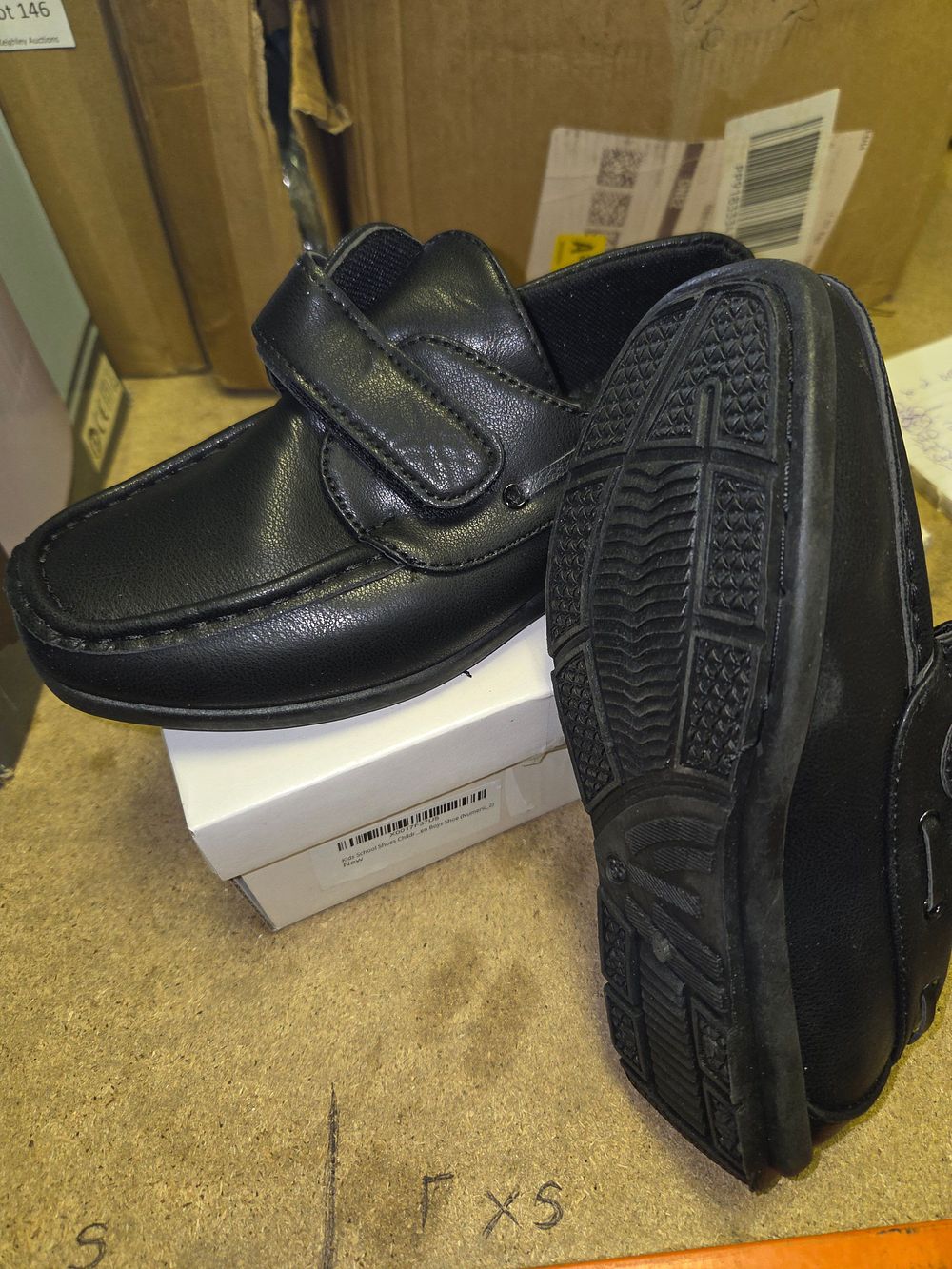Lot 157 – Kids Boys School Shoes size 35