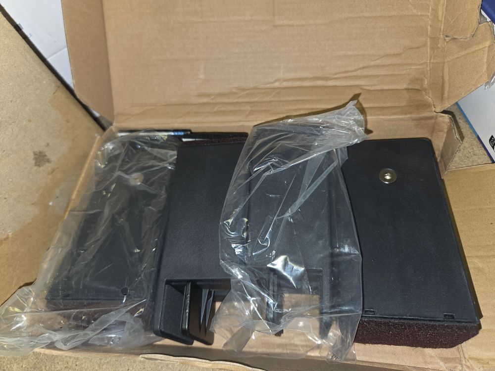 Lot 162 – Two Boxes of 4 Feet Clamps
