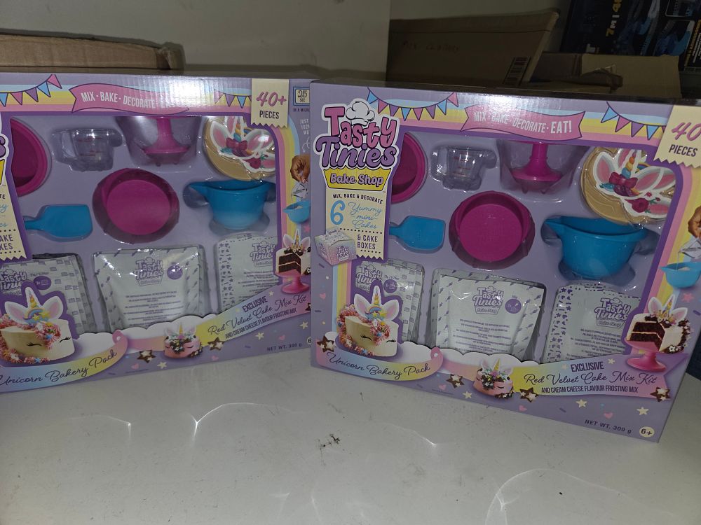 Lot 199 – Two Tasty Tinies Bake Shop Unicorn Bakery Packs factory sealed