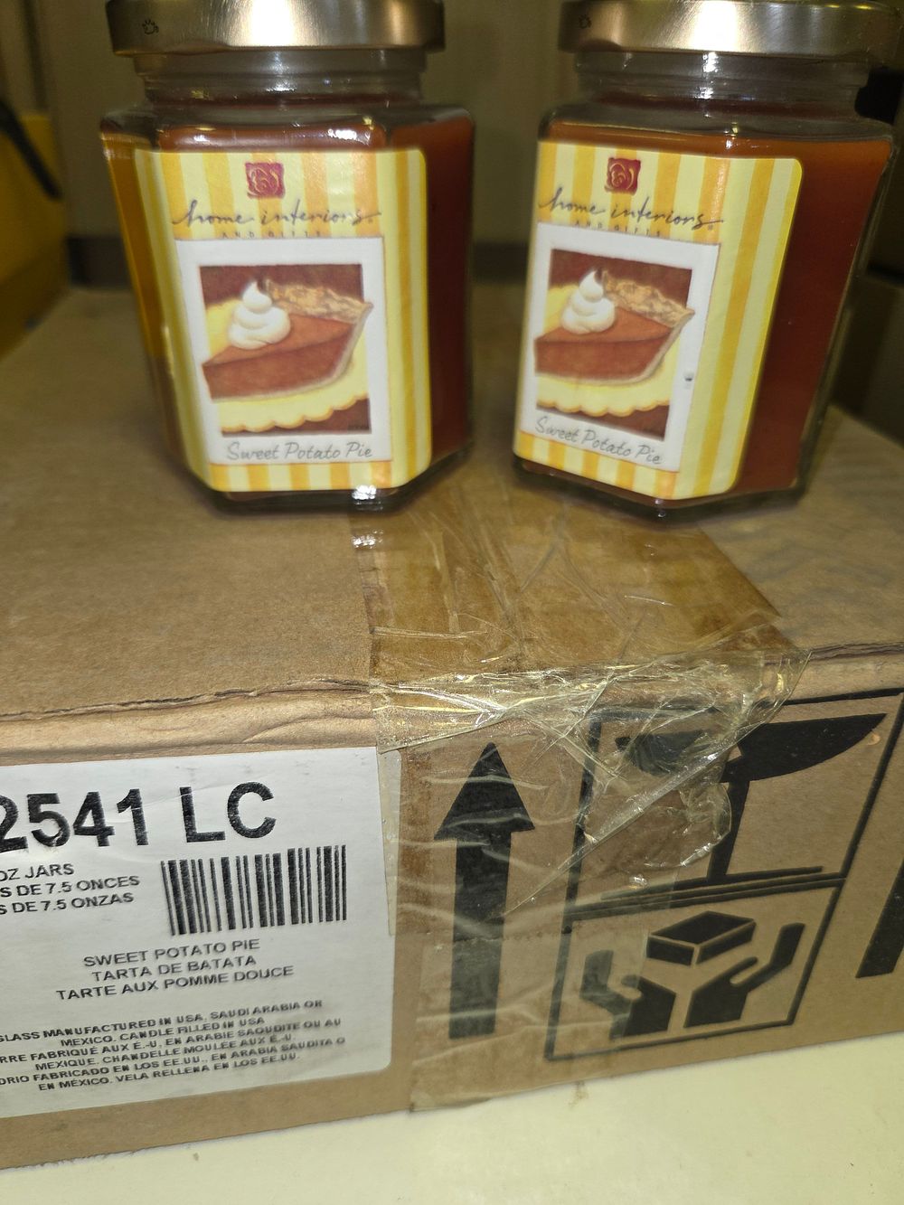 Lot 217 – Box of 12 Home Interiors and Gifts Sweet Potato Pie Scented Jar Candles