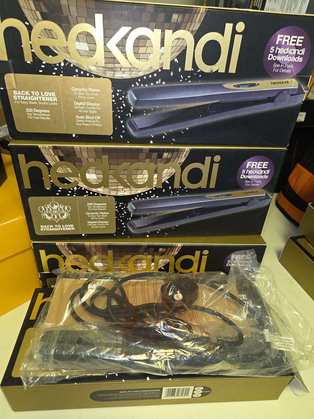 Lot 222 – Four Hedkandi Back to Love Straighteners