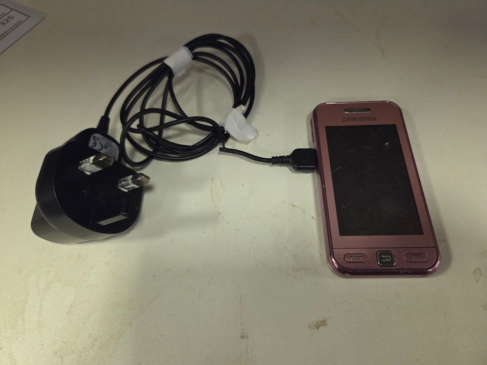 Lot 228 – Samsung GT-S5230 Tocco Lite Mobile Phone powers on