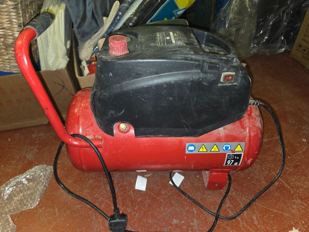 Lot 250 – Einhell TC-AC 200/24/8 OF Kit Air Compressor untested