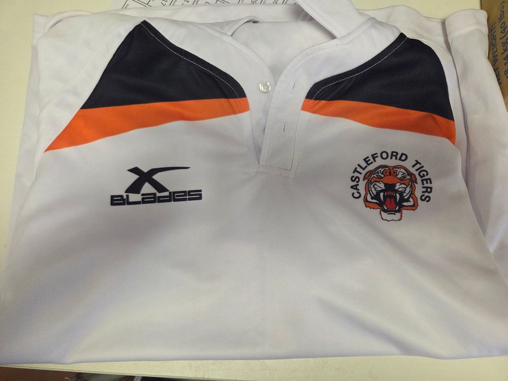 Lot 283 – Blades Castleford Tigers Rugby League Polo Shirt size 20