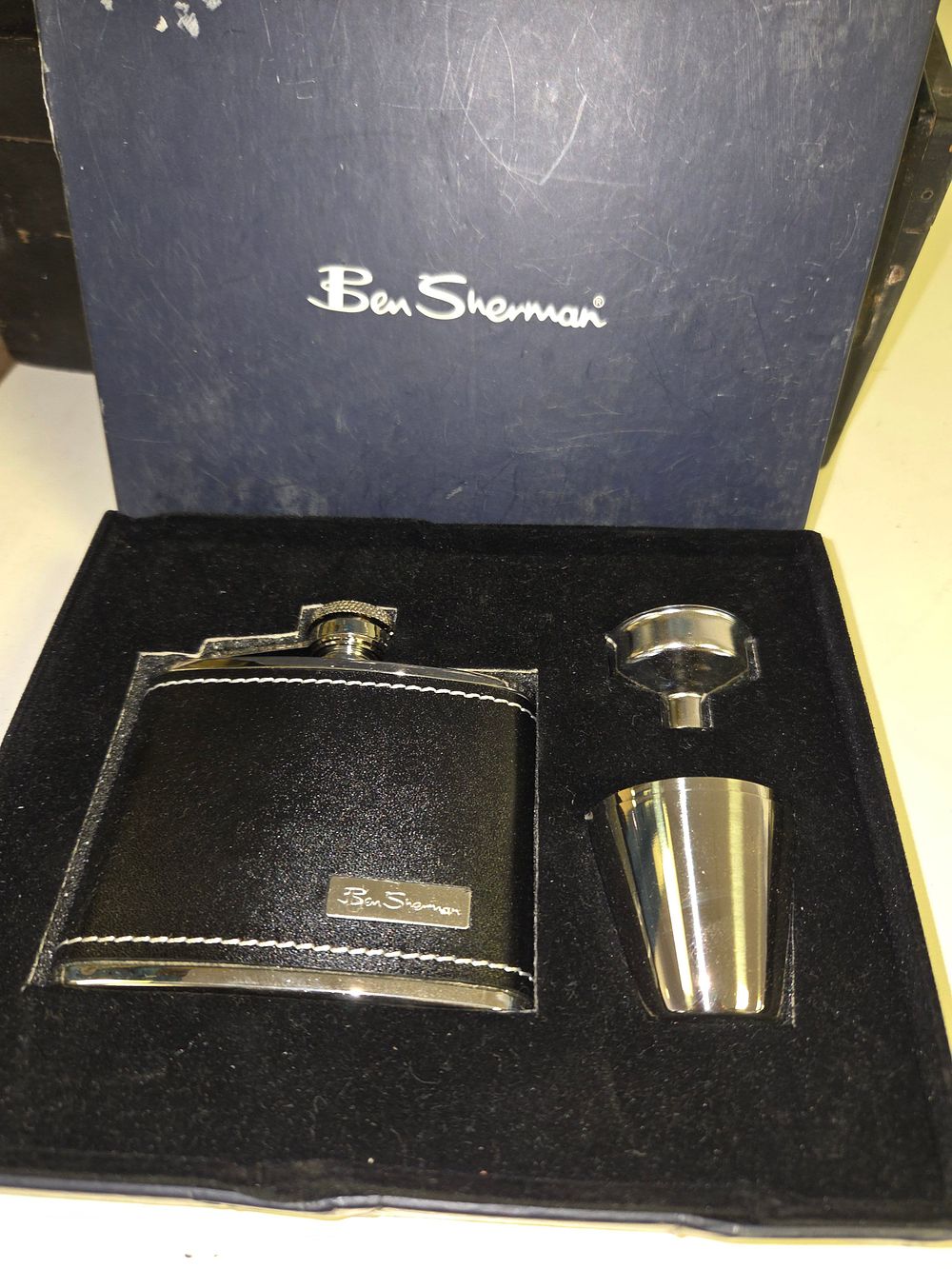 Lot 332 – Ben Sherman Stainless Steel Hip Flask Gift Set