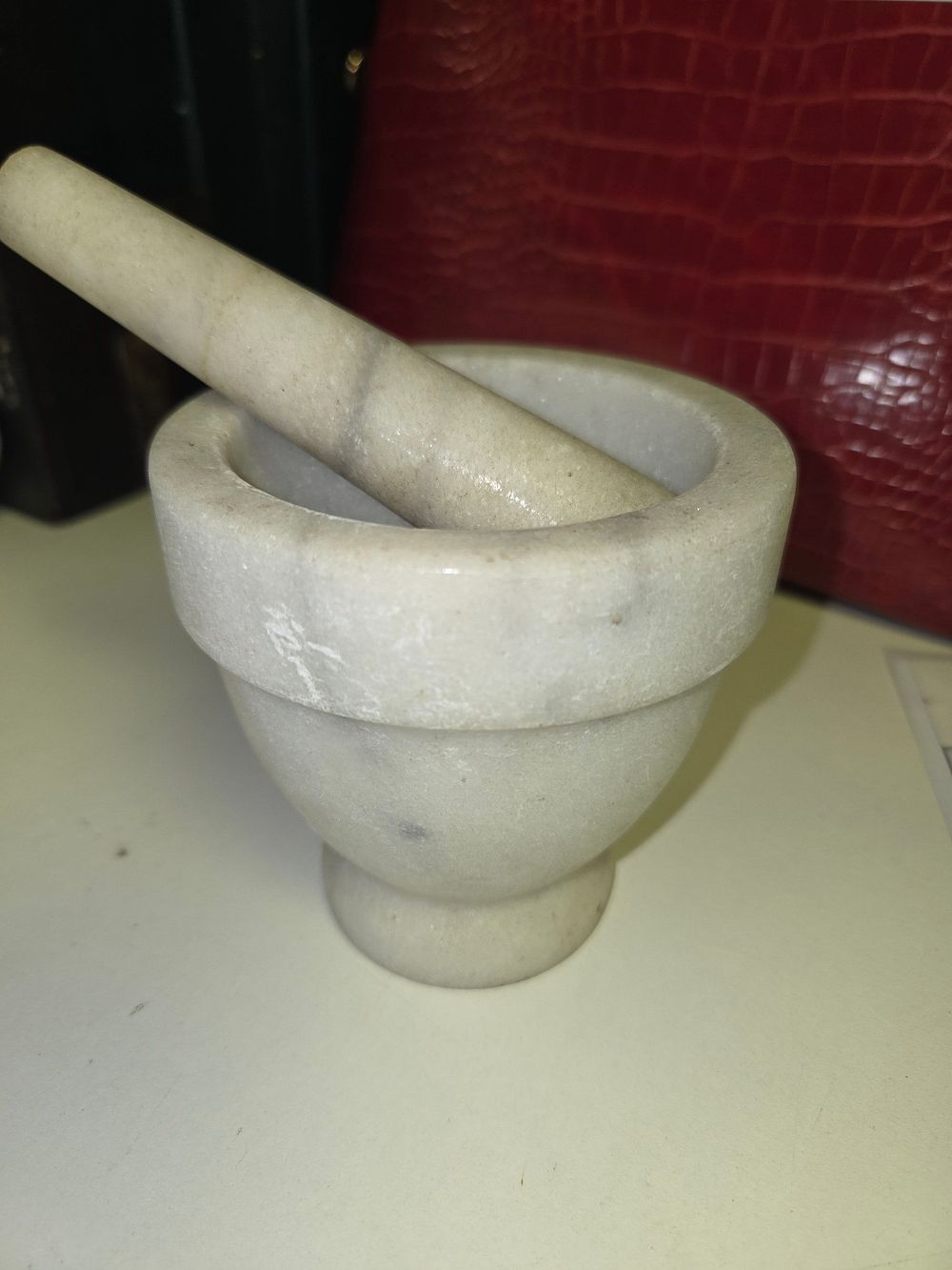 Lot 336 – White Marble Mortar and Pestle Set