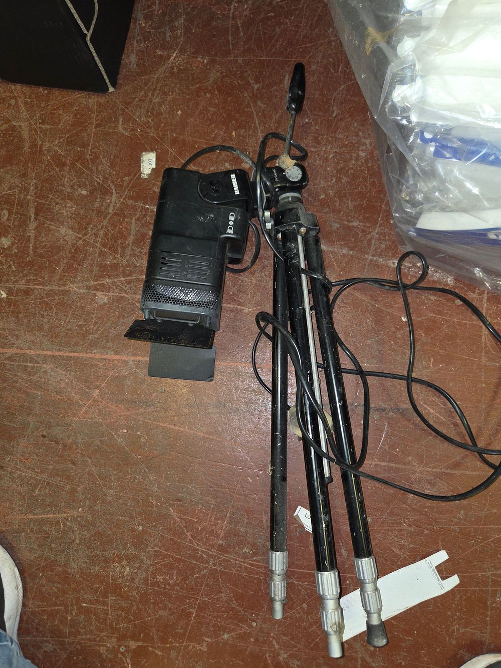 Lot 376 – A Selection of Studio Lighting Equipment Including Kaiser 1000 and Pyramid Tripod