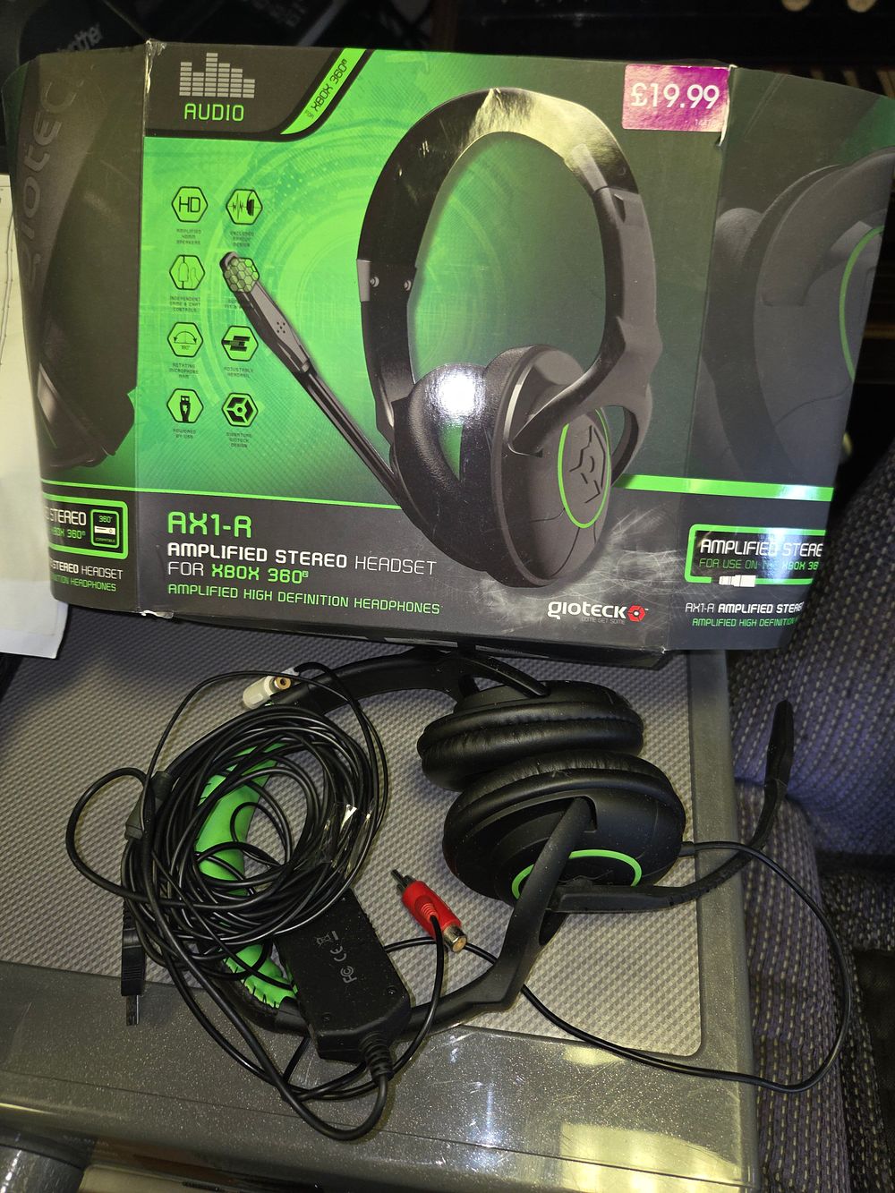 Lot 387 – Gioteck AX1-R Amplified Stereo Headset for Xbox 360