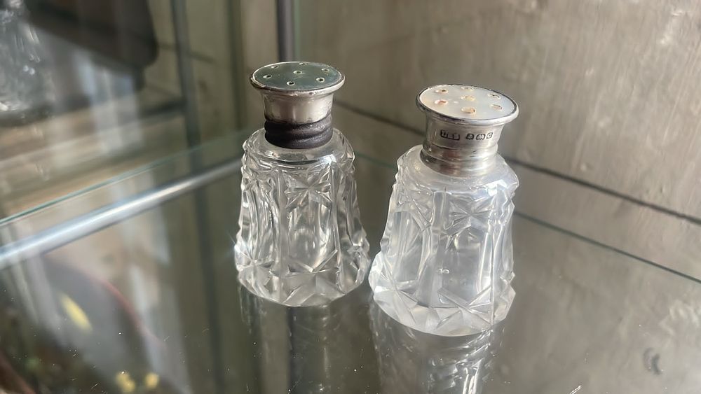 Lot 600 – A Pair of Levi & Salaman Sterling Silver and Cut Glass Salt and Pepper Shakers