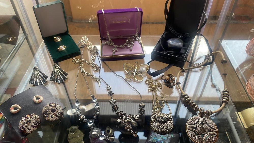 Lot 607 – Selection of Costume Jewellery Including Perfection