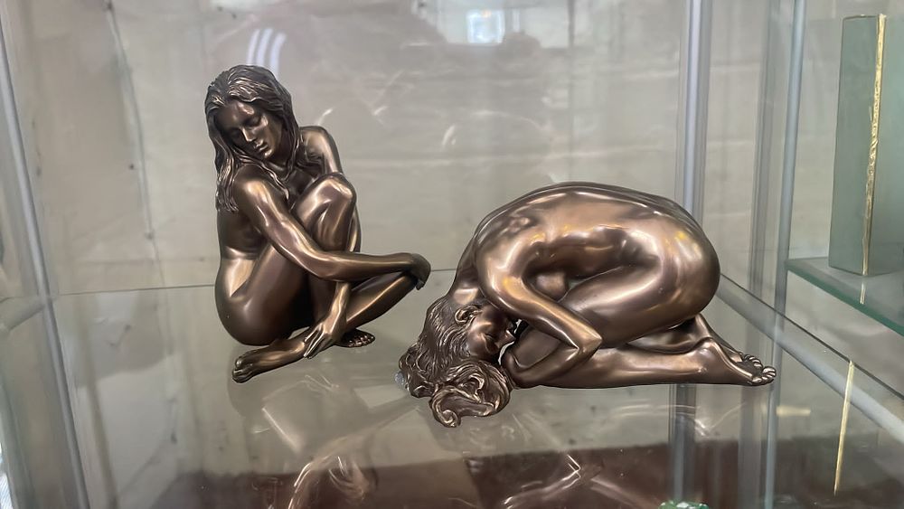 Lot 610 – A Pair of Contemporary Cold Cast Bronze Female Nude Sculptures