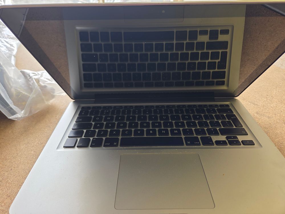Lot 168 – Apple MacBook Aluminium Unibody Laptop spare and repairs