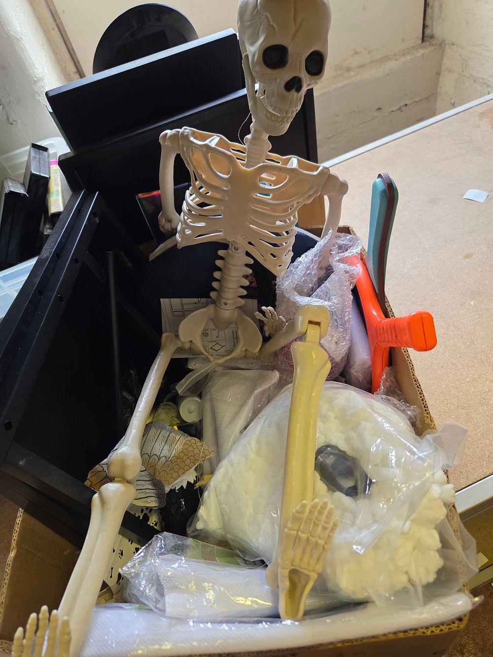 Lot 200 – One Box of Miscellaneous Collectables Including Halloween Decorations an Articulated Skeleton