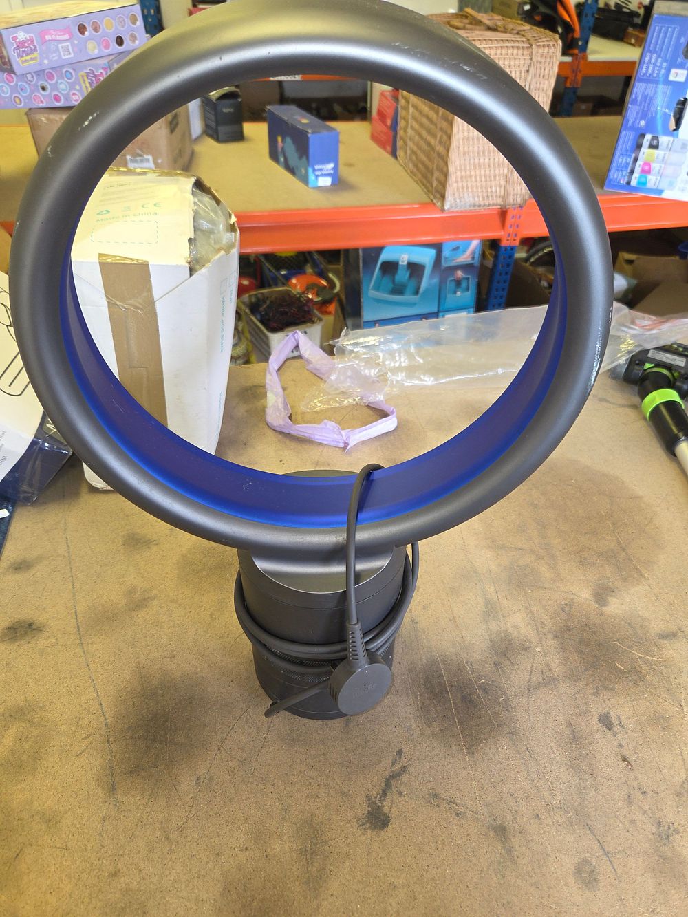 Lot 230 – Dyson AM06 300mm Air Multiplier Table Fan working order