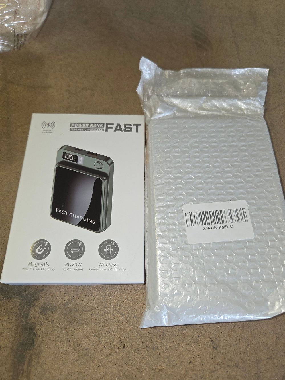 Lot 244 – Magnetic Wireless Power Bank with Digital Display