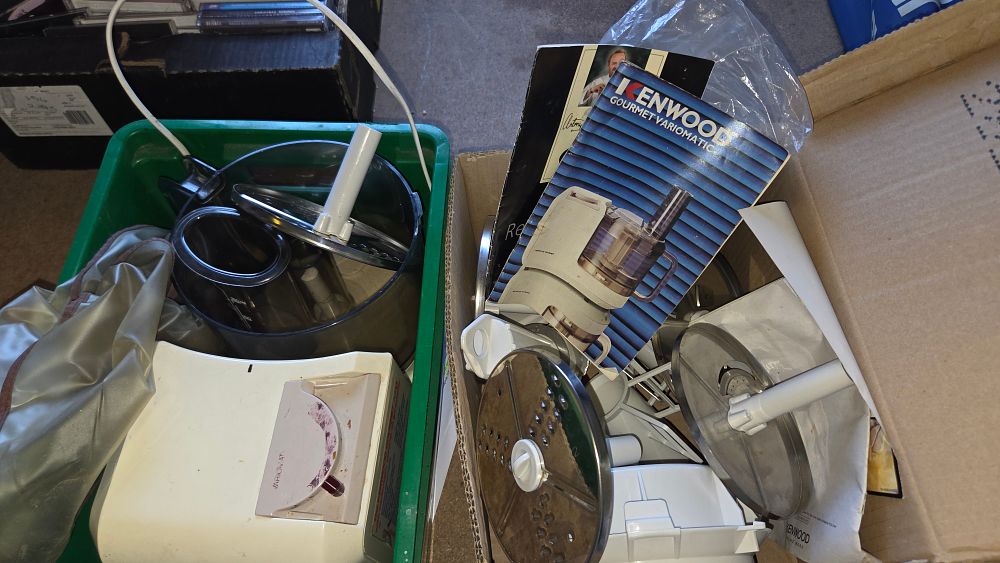 Lot 177 – Kenwood Gourmet Variomatic Food Processor with Attachments and Manuals