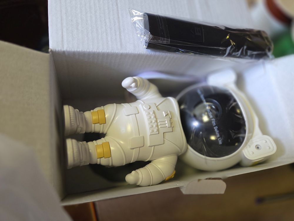 Lot 252 – New Astronaut Galaxy Star Projector Lamp with Remote Control
