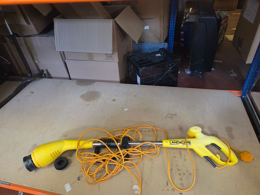 Lot 301 – Landxcape Electric Grass Trimmer untested