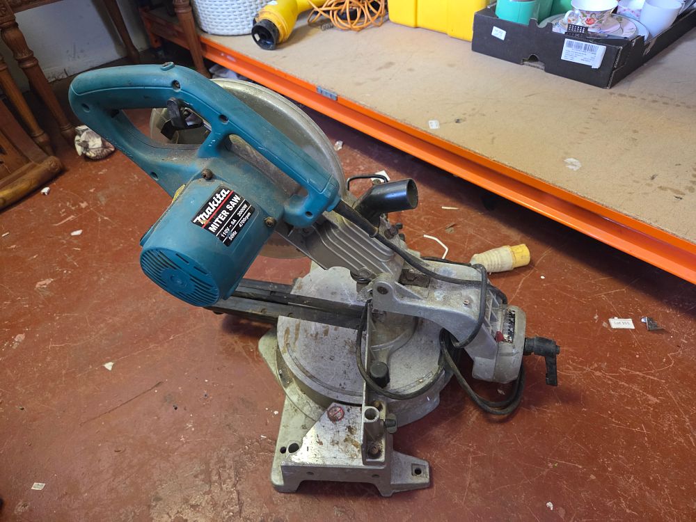 Lot 303 – 110v Makita Sliding Compound Mitre Saw untested