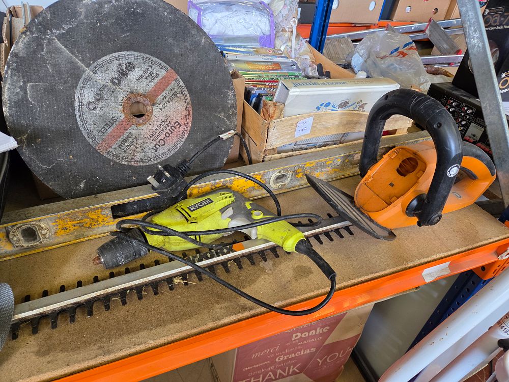Lot 329 – A Selection of Power Tools and Workshop Equipment Including Ryobi and Worx untested