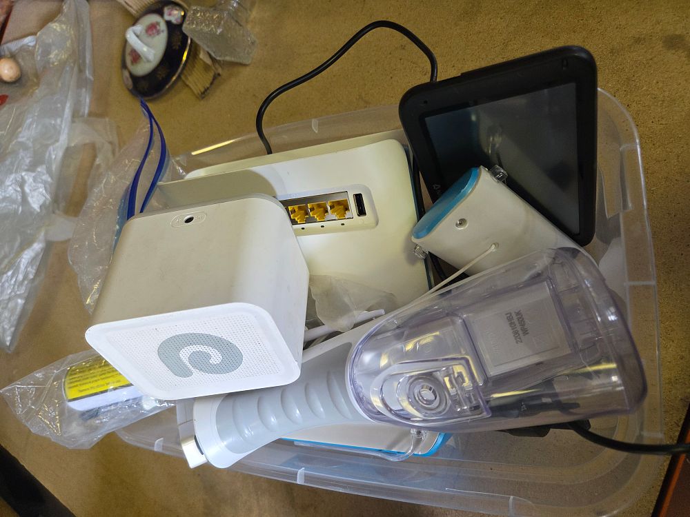 Lot 357 – One Box of Miscellaneous Consumer Electronics Including Waterpik WP450UK