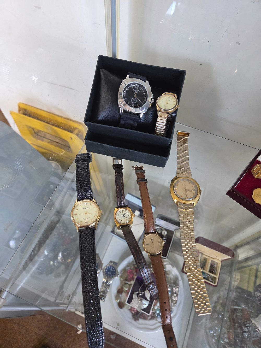 Lot 605 – A Selection of Wristwatches Including Longines Tissot and Accurist