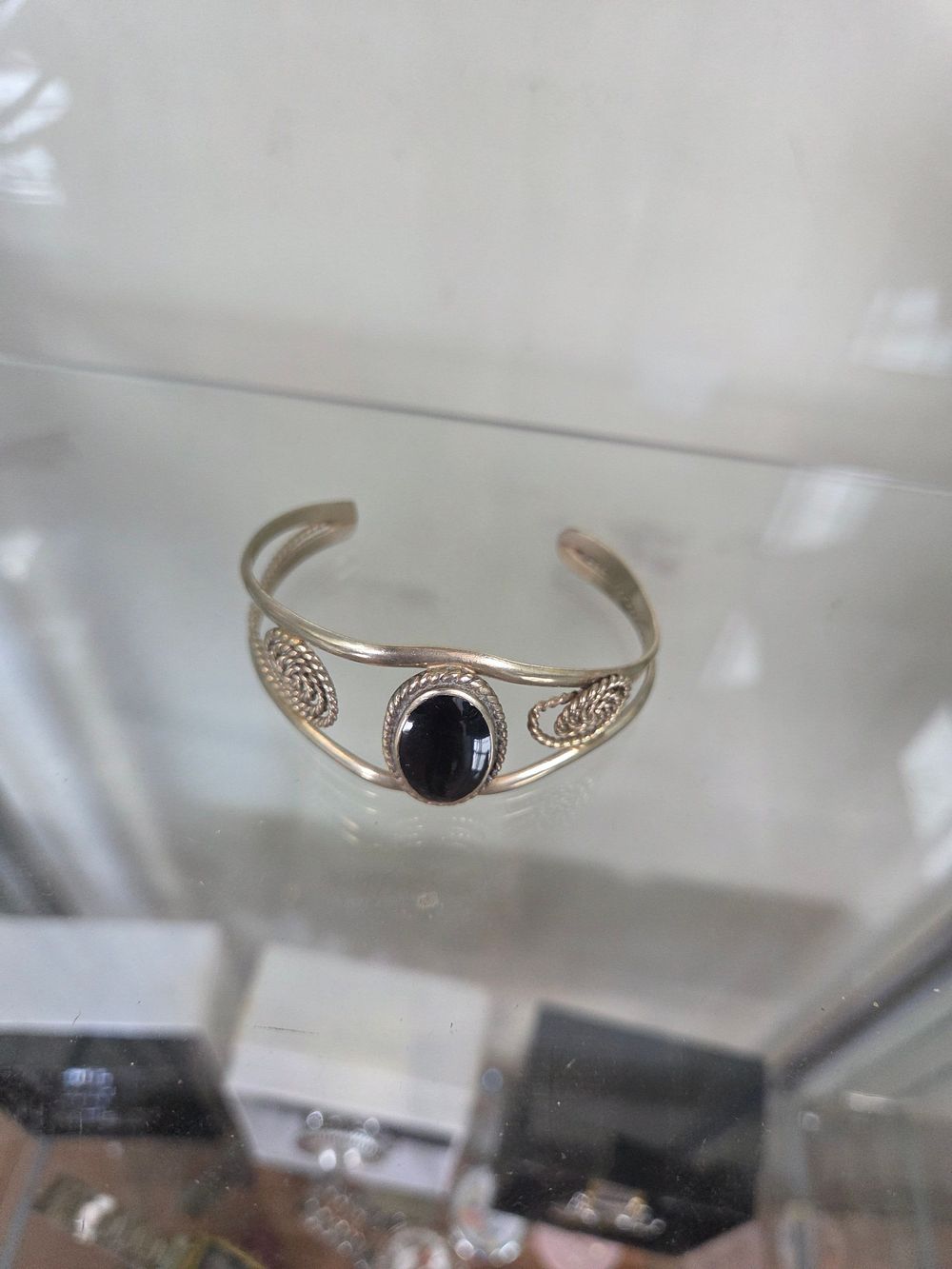 Lot 629 – Sterling Silver and Black Onyx Cuff Bracelet 15.21g