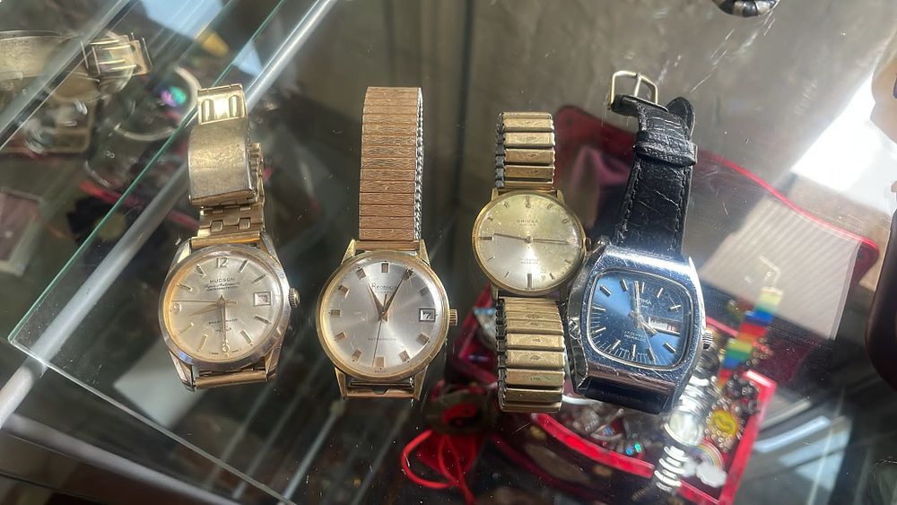 Lot 631 – A Selection of Vintage Wristwatches Including Hudson, Regency, Oriosa, and Fantima