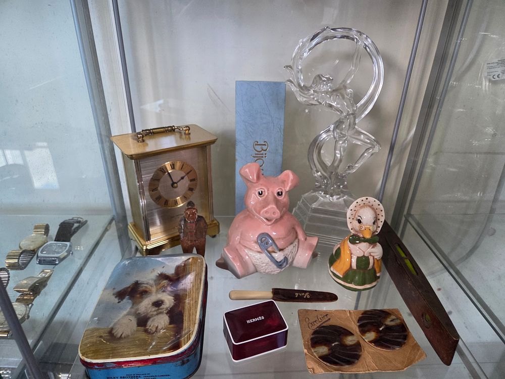 Lot 635 – A Collection of Miscellaneous Collectables Including Hermès Box Riley Brothers Tin and Carriage Clock