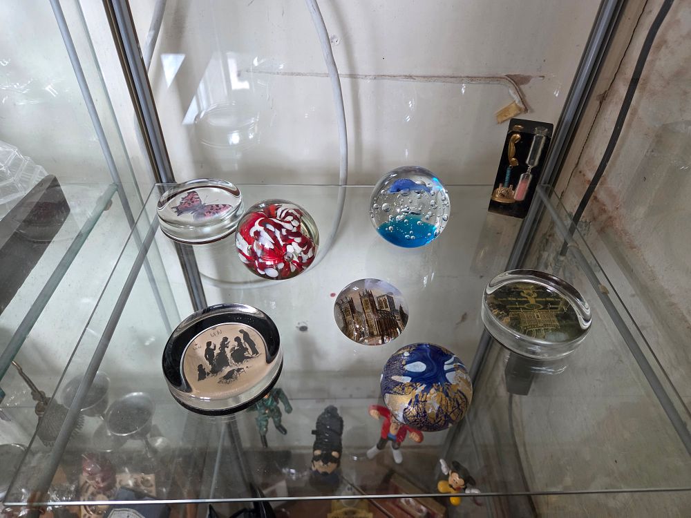 Lot 641 – A Selection of Art Glass Paperweights and a Miniature Desk Set