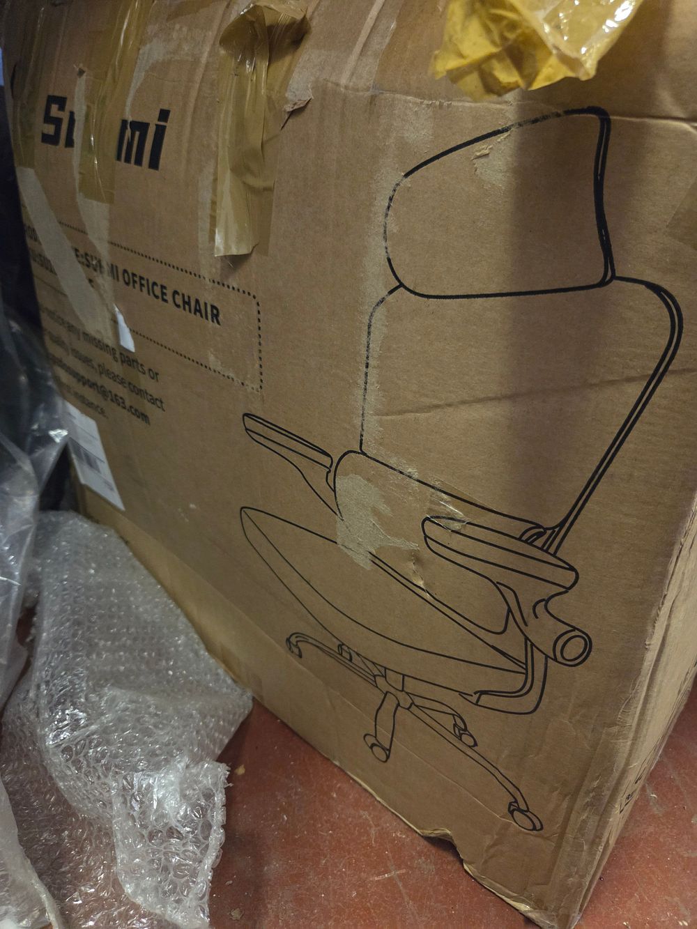Lot 164 – New Shimi Office Chair