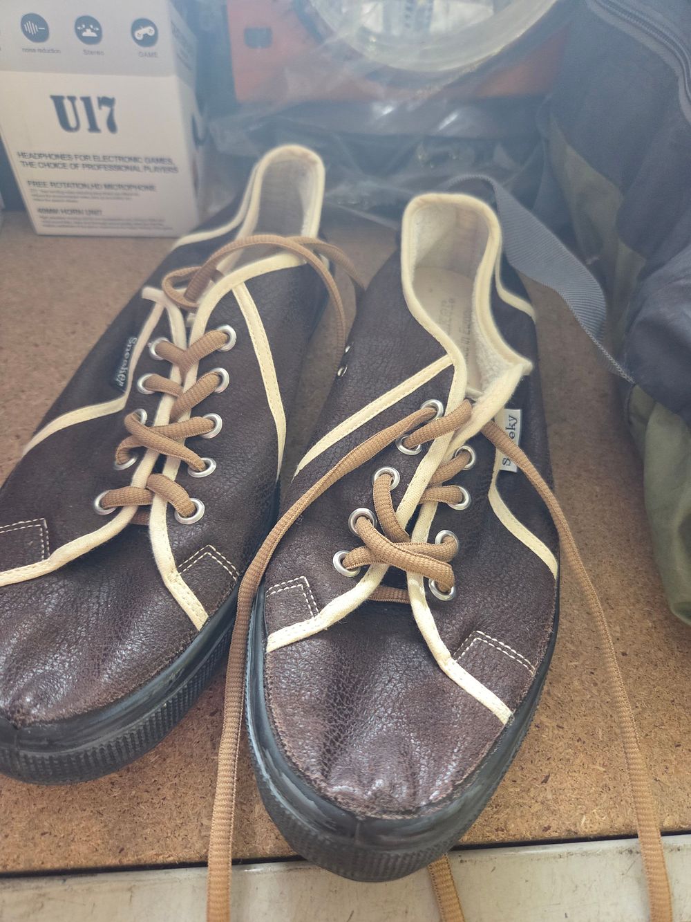 Lot 178 – A Pair of Sneeky Sneaker Low-top Sneakers size 42 uk8