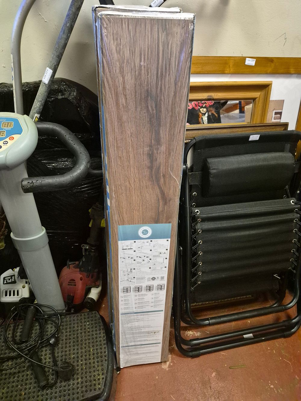 Lot 231 – Two Packs of Stepclick Smooth Akita Laminate Flooring