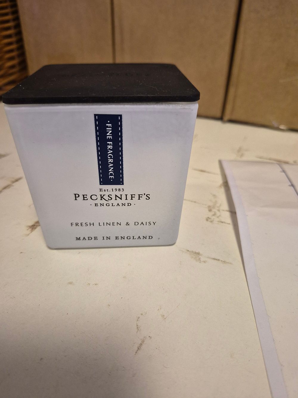 Lot 256 – Pecksniff’s Fresh Linen & Daisy Scented Square Candle 7oz