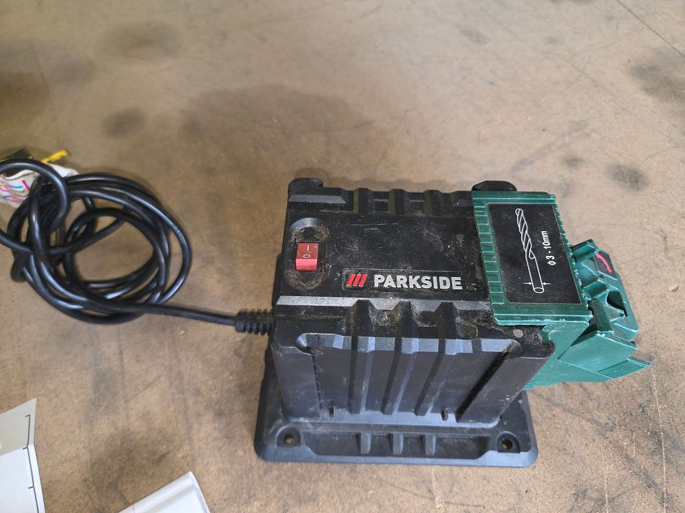 Lot 192 – Parkside PSS 65 Sharpening Station powers on