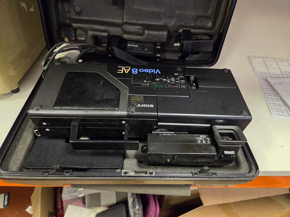 Lot 278 – Sony Video 8 AF CCD-V8AF Camcorder with Case and Accessories untested