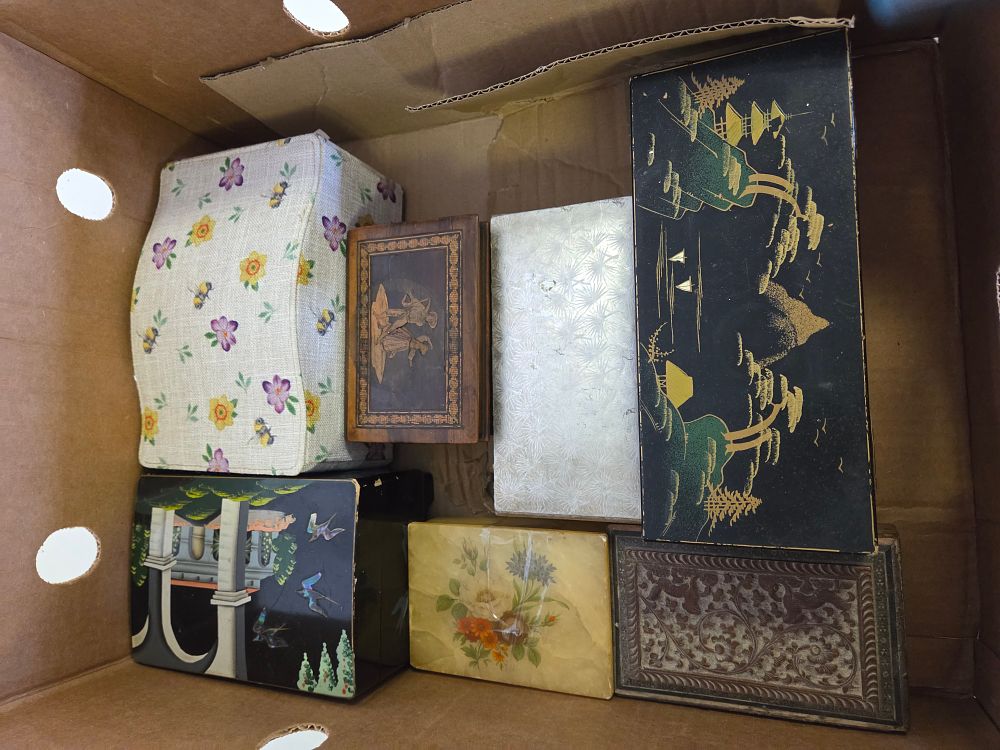 Lot 292 – One Box of Miscellaneous Decorative Boxes and Trinket Containers Including Chinoiserie Style Lacquerware and Marquetry