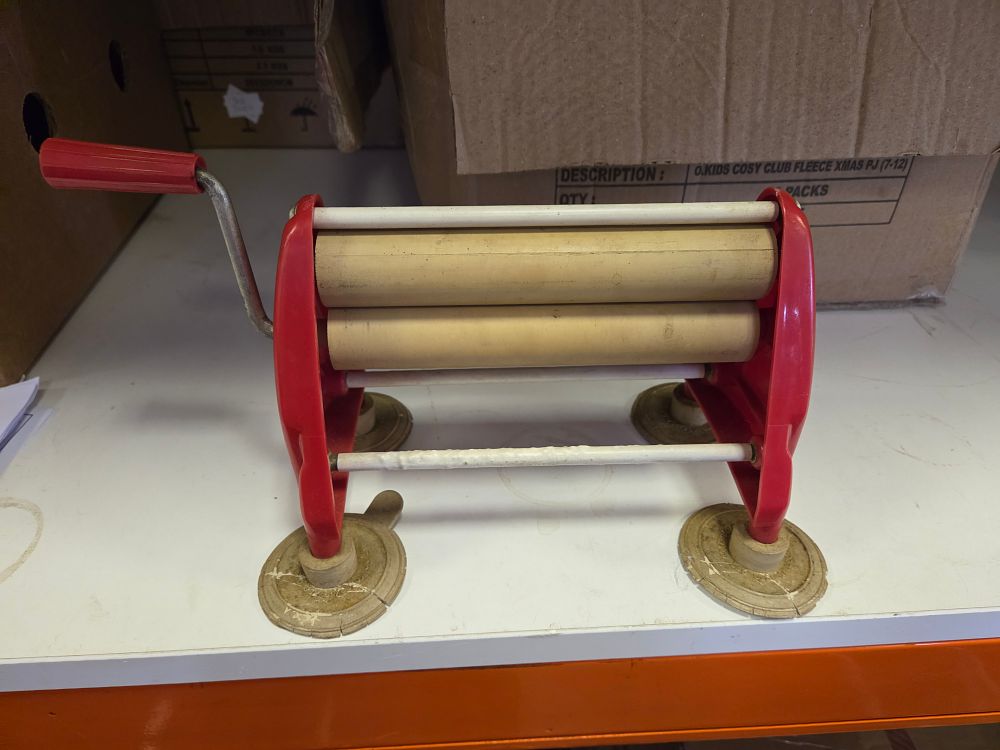 Lot 316 – Vintage Manual Toy Mangle