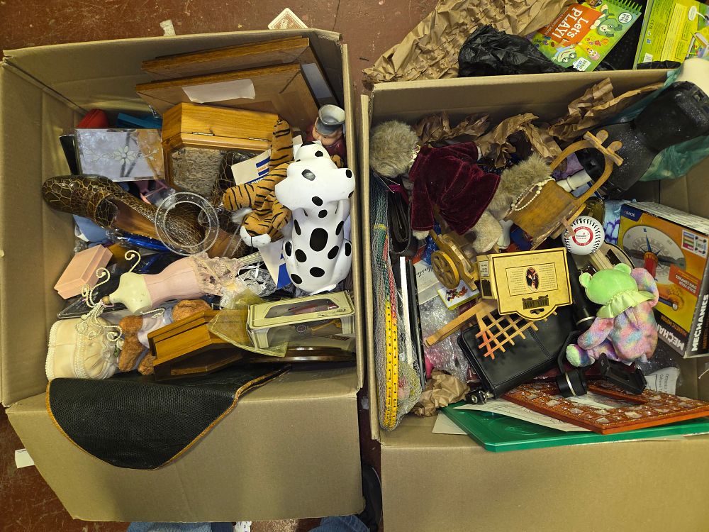Lot 325 – Two Boxes of Miscellaneous Collectables and Toys Including LeapFrog and Mechanics