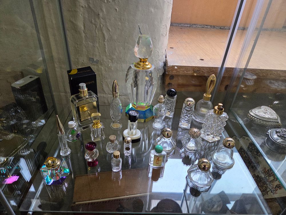 Lot 606 – A Collection of Scent and Perfume Bottles Including Amourscents and Saville