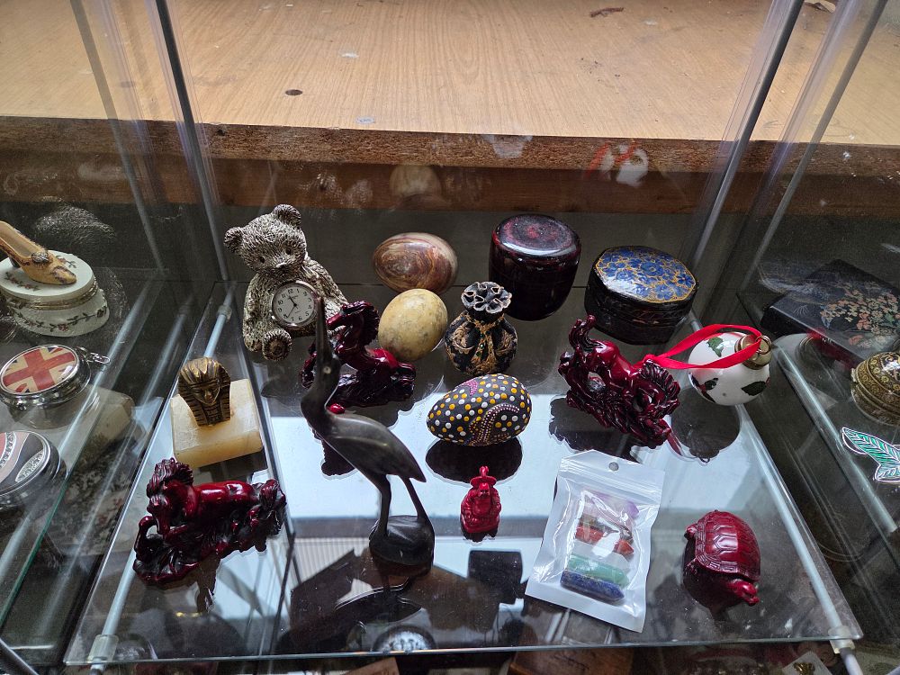 Lot 613 – A Collection of Miscellaneous Decorative Items and Collectables Including a Teddy Bear Clock and Stone Eggs
