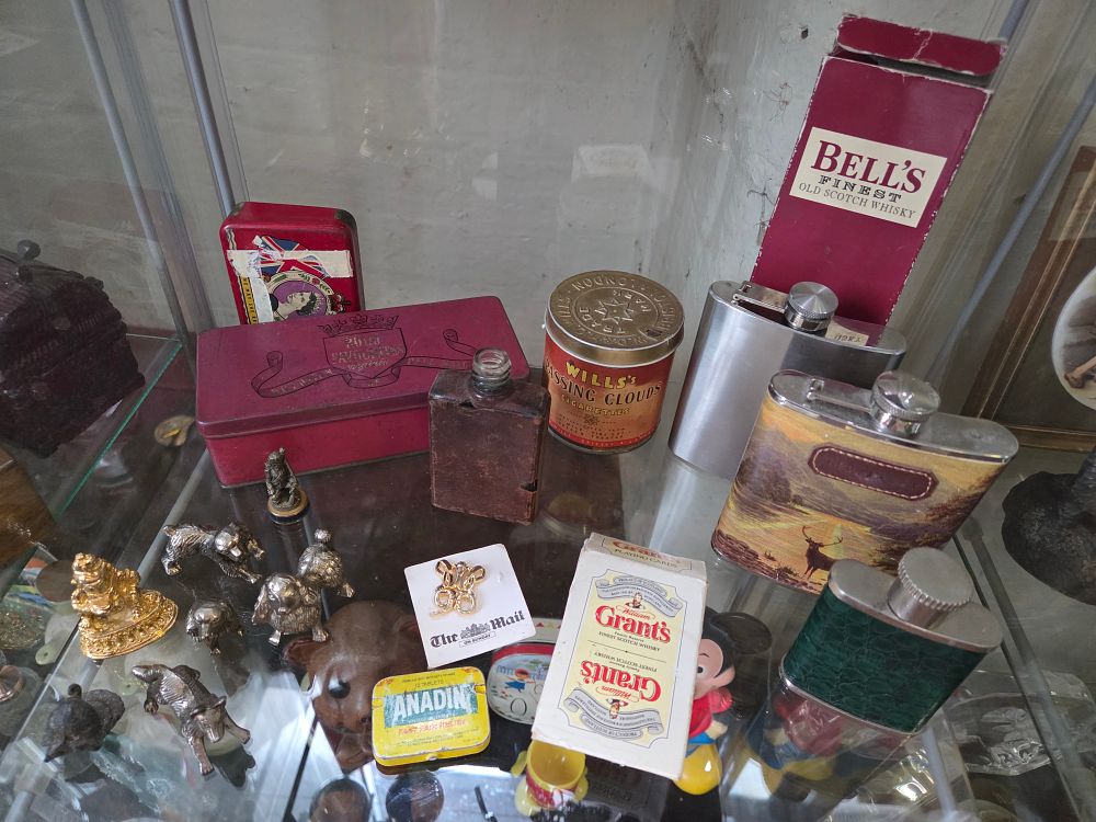 Lot 622 – A Collection of Vintage Advertising Tins Hip Flasks and Miscellaneous Collectables Including Wills’s Bell’s and Anadin