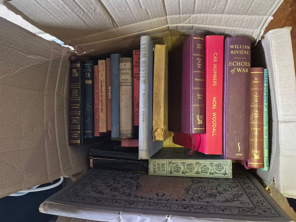 Lot 167 – Box of Hardcover Books Including William Riviere Film Review and Noel Woodall