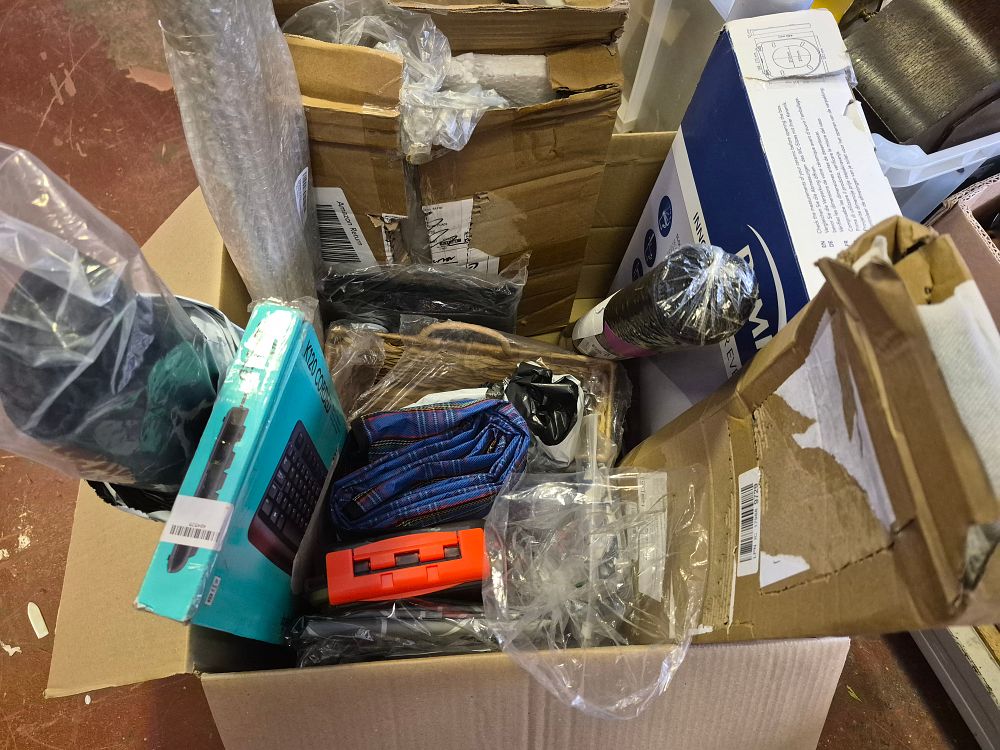 Lot 175 – Box of Miscellaneous Consumer Goods Including Logitech K120 Keyboard and Toilet Seat amazon returns