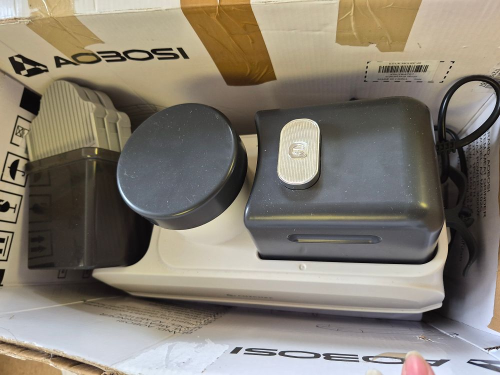Lot 179 – Aobosi AZ-MG102C Electric Meat Grinder amazon returns