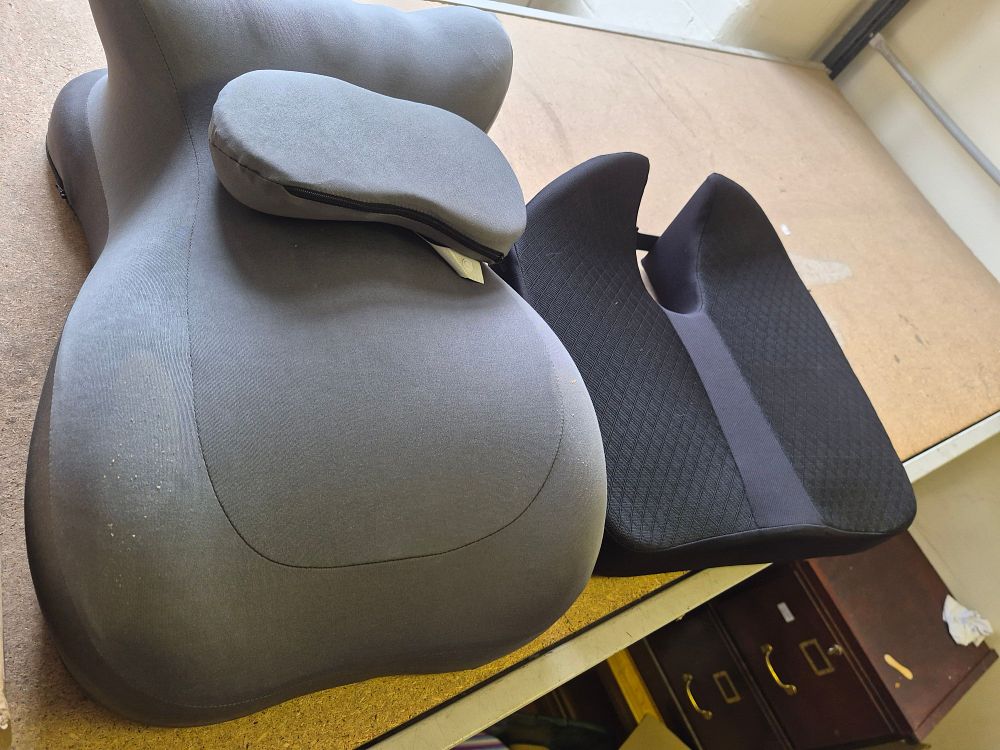 Lot 185 – A Selection of Ergonomic Memory Foam Seat and Lumbar Support Cushions amazon returns