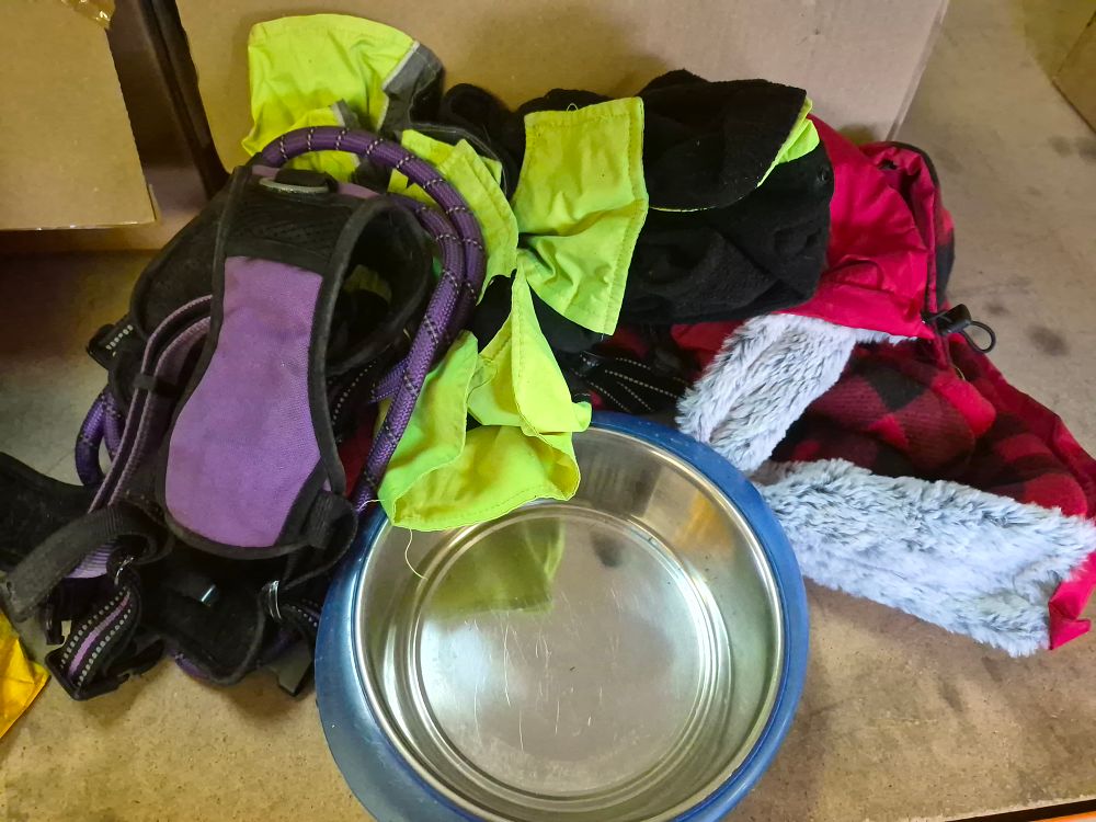 Lot 225 – A Collection of Pet Supplies Including Reflective Harnesses and Feeding Bowl