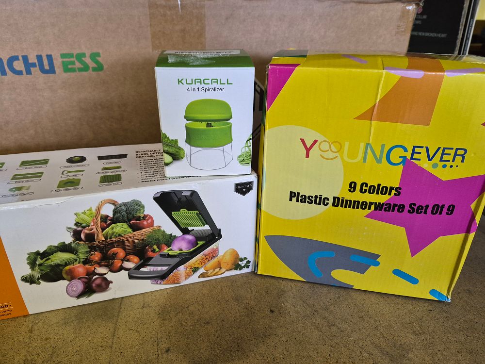 Lot 232 – A Selection of New Household Kitchenware Including Kuacall and Youngever