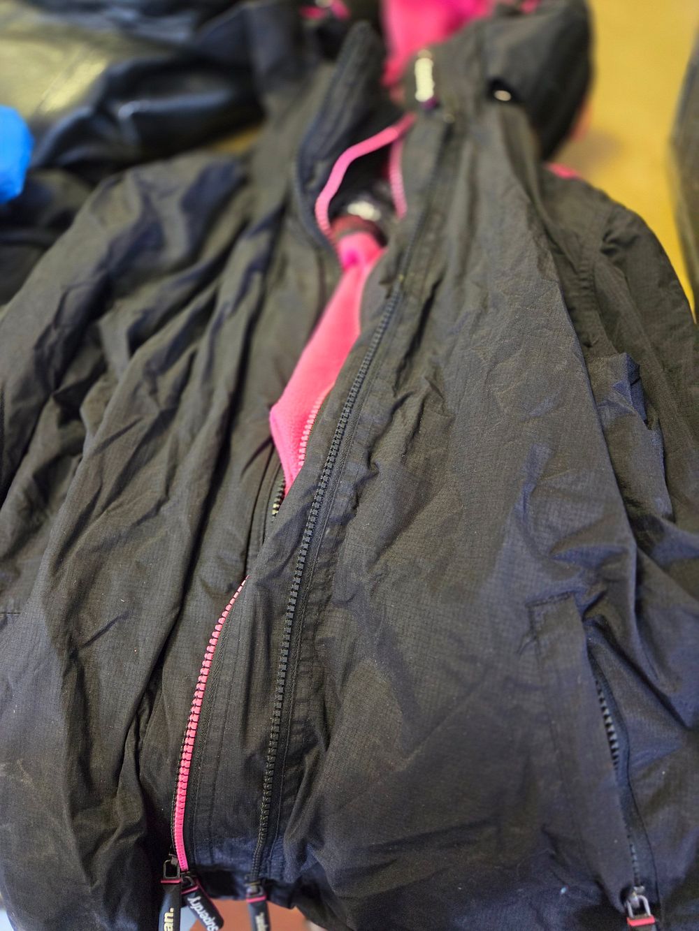 Lot 296 – Superdry Original Windcheater Japan Jacket size XL